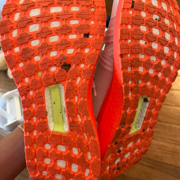 Stella McCartney x Wmns
UltraBoost 20 'White Solar Orange - Picture 5 of 5